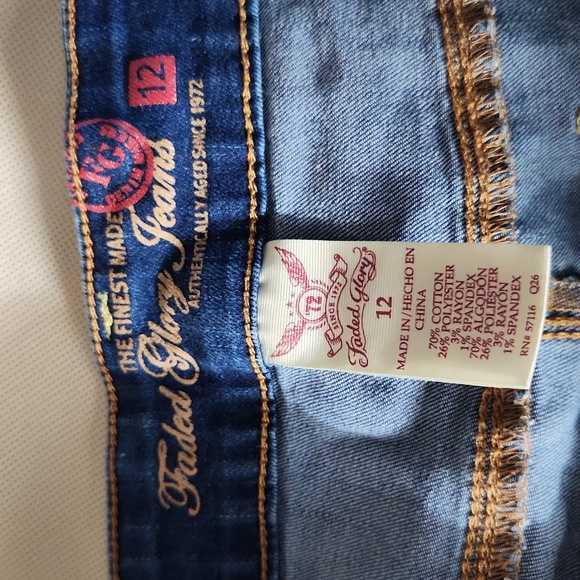 Shorts - Picture 3 of 3